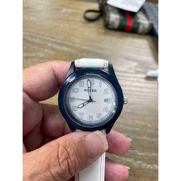 Fossil Mens white black quartz watch in good working condition SKU 8813 - Picture 12 of 13